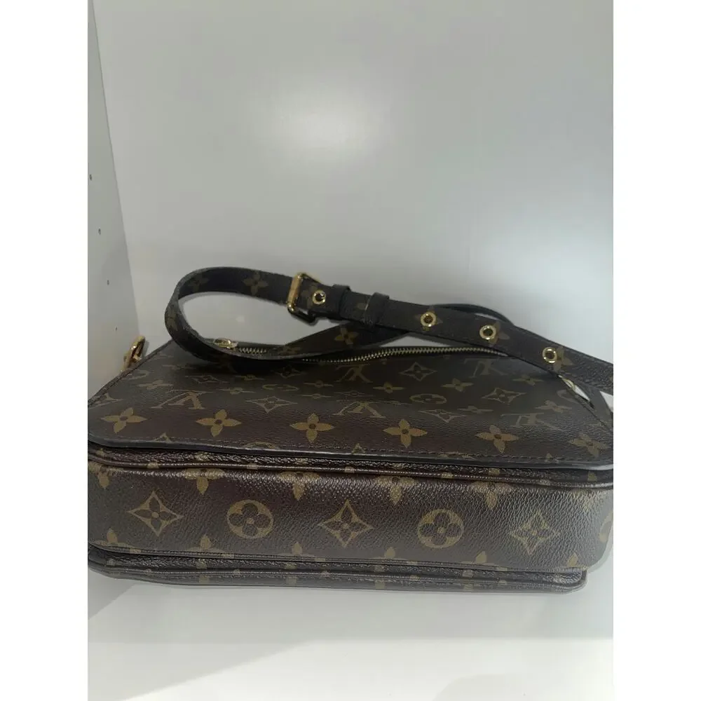 Louis Vuitton Monogram Canvas Pochette Métis Handbag